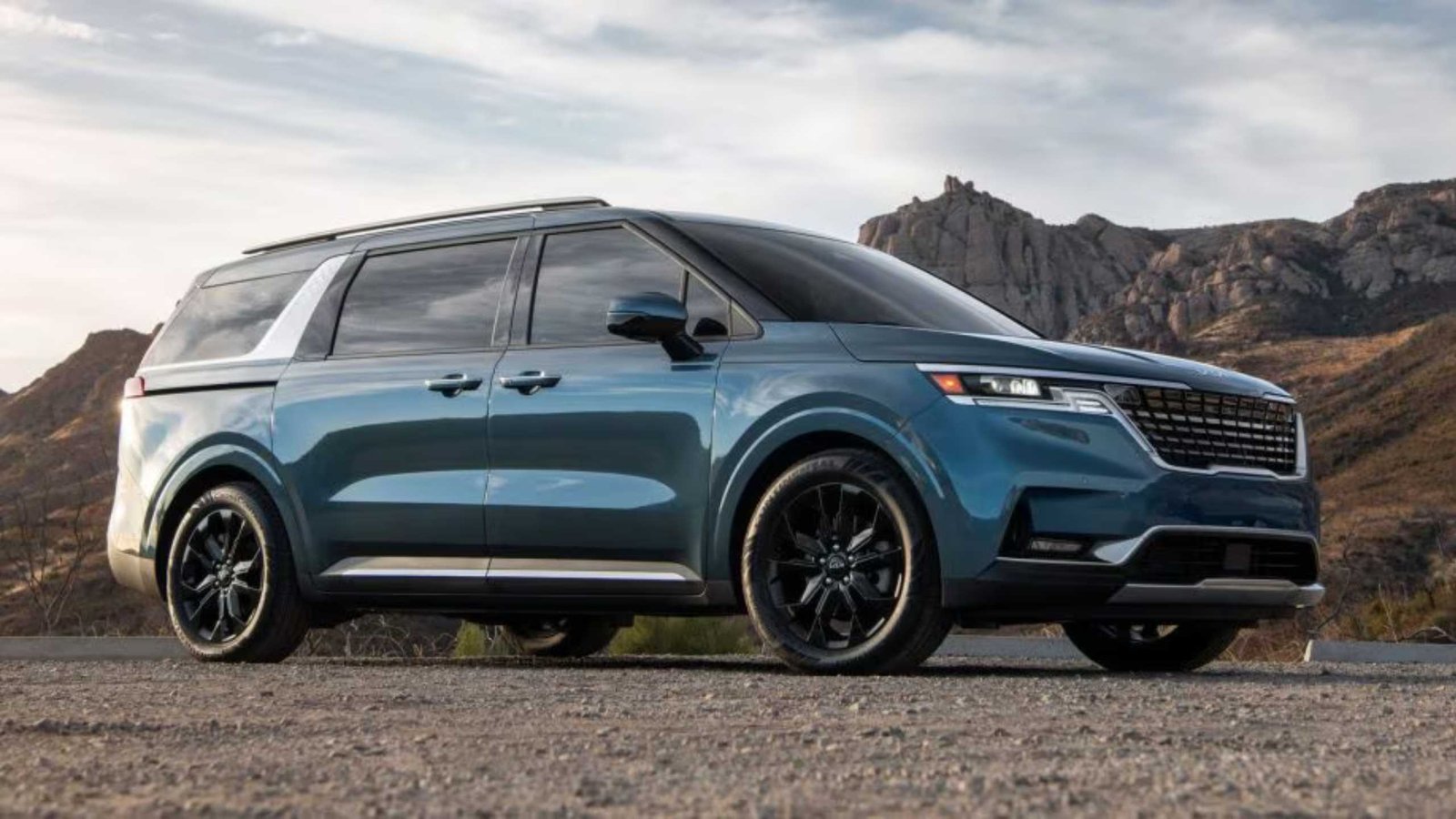 2022 kia carnival profile 1 e1654200289859